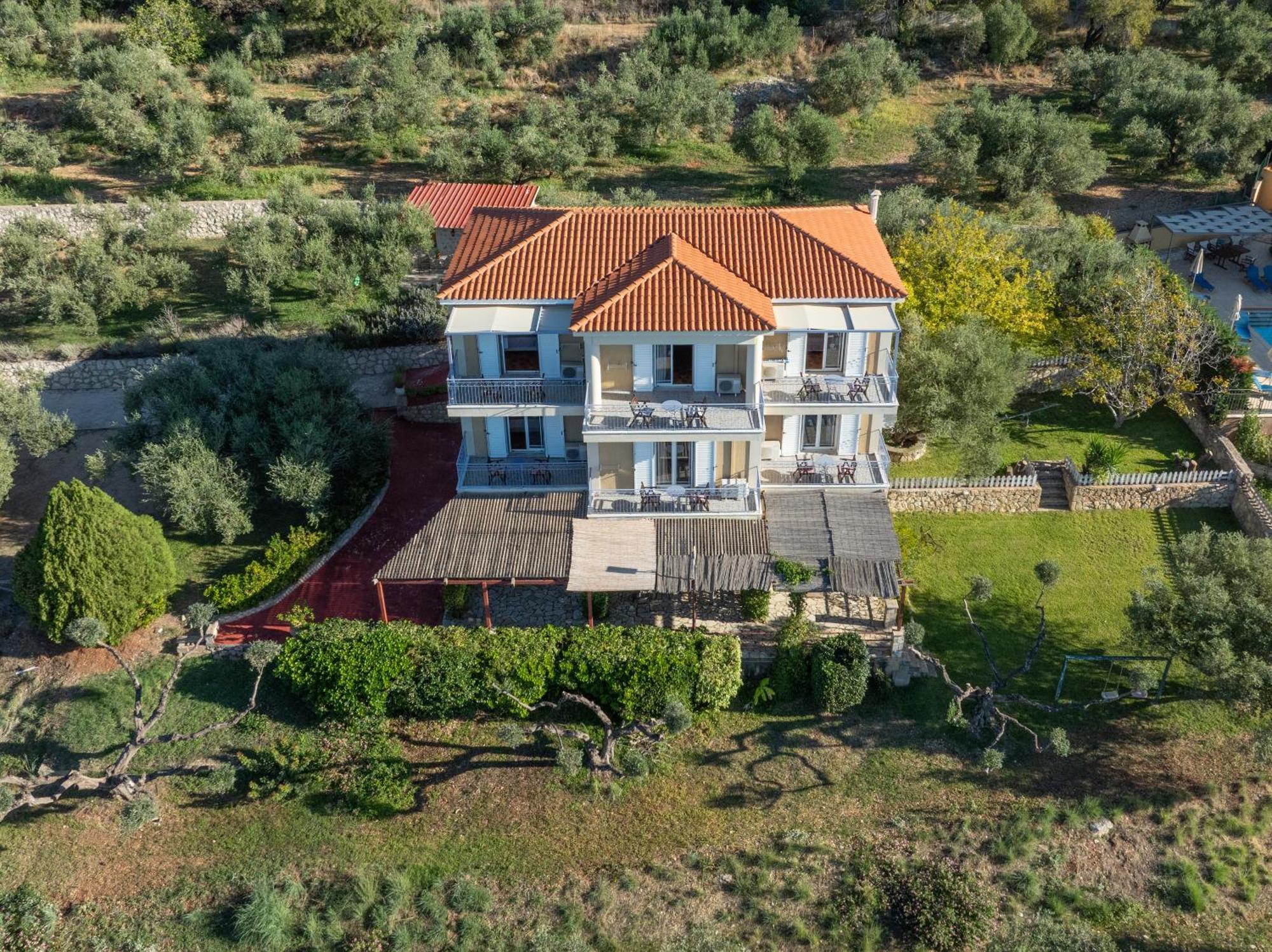 Apartment Delfinia *